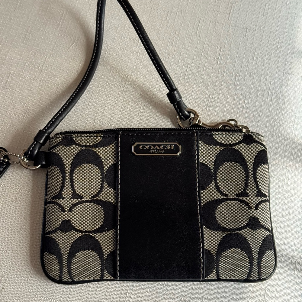 COACH Black and Beige Signature Canvas Wristlet